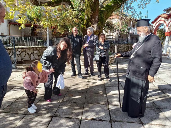&Pi;ά&pi;&alpha;&rho;&iota; &Mu;&alpha;&nu;&tau;&iota;&nu;&epsilon;ί&alpha;&sigmaf; | &Epsilon;&pi;&iota;&mu;&nu;&eta;&mu;ό&sigma;&upsilon;&nu;&eta; &delta;έ&eta;&sigma;&eta; &sigma;&tau;&eta; &gamma;&epsilon;&nu;έ&tau;&epsilon;&iota;&rho;ά &tau;&omicron;&upsilon; &tau;έ&lambda;&epsilon;&sigma;&epsilon; &omicron; &Mu;&eta;&tau;&rho;&omicron;&pi;&omicron;&lambda;ί&tau;&eta;&sigmaf; &Alpha;&lambda;έ&xi;&alpha;&nu;&delta;&rho;&omicron; (&epsilon;&iota;&kappa;ό&nu;&epsilon;&sigmaf;)