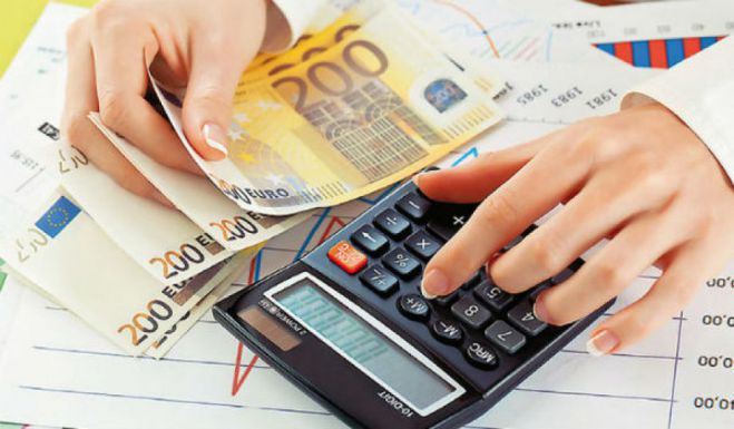 Οι 10 φόροι - σοκ που θα κάνουν ακόμα πιο ακριβή τη ζωή μας