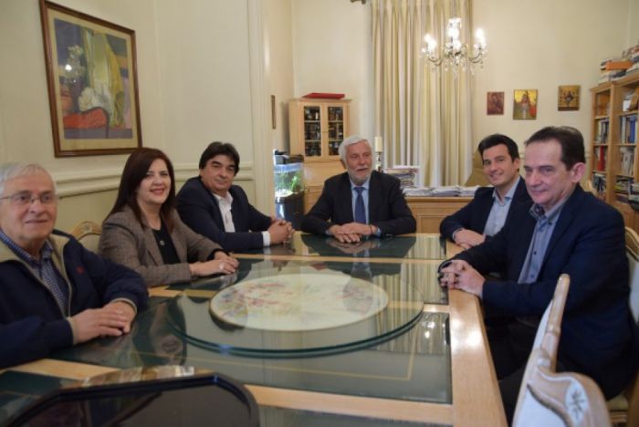 &Pi;&alpha;&rho;ά&tau;&alpha;&xi;&eta; &Tau;&alpha;&tau;&omicron;ύ&lambda;&eta; &gamma;&iota;&alpha; &tau;&alpha; έ&rho;&gamma;&alpha; &sigma;&tau;&omicron; &lambda;&iota;&mu;ά&nu;&iota; &tau;&omicron;&upsilon; &Lambda;&epsilon;&omega;&nu;&iota;&delta;ί&omicron;&upsilon;: "&Eta; &sigma;&upsilon;&mu;&beta;&omicron;&lambda;ή &sigma;&alpha;&sigmaf; &kappa;. &Nu;ί&kappa;&alpha; &sigma;&tau;&omicron; &sigma;&upsilon;&gamma;&kappa;&epsilon;&kappa;&rho;&iota;&mu;έ&nu;&omicron; έ&rho;&gamma;&omicron; &epsilon;ί&nu;&alpha;&iota; &mu;&eta;&delta;&epsilon;&nu;&iota;&kappa;ή"