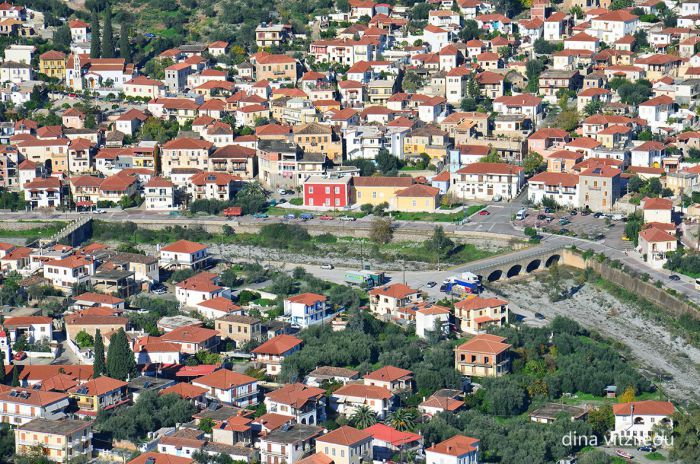 Το παραδοσιακό χρώμα του Λεωνιδίου και ο τότε Δήμαρχος του, Στυλιανός Μερικάκης (1959 μέχρι και το 1978)