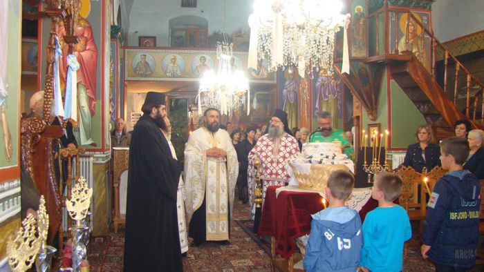 &Omicron; &epsilon;&sigma;&pi;&epsilon;&rho;&iota;&nu;ό&sigmaf; &gamma;&iota;&alpha; &tau;&eta; &gamma;&iota;&omicron;&rho;&tau;ή &tau;&omega;&nu; &Tau;&alpha;&xi;&iota;&alpha;&rho;&chi;ώ&nu; &sigma;&tau;&alpha; &Lambda;&alpha;&gamma;&kappa;ά&delta;&iota;&alpha; (&epsilon;&iota;&kappa;ό&nu;&epsilon;&sigmaf; - &beta;ί&nu;&tau;&epsilon;&omicron;)