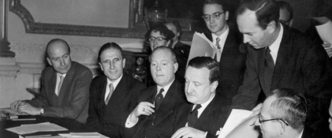Δεν ξεχνώ - Όταν η Ελλάδα διέγραφε το χρέος της Γερμανίας ...