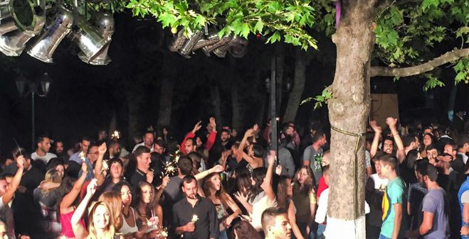 Summer party &sigma;&tau;&omicron; &Kappa;&alpha;&sigma;&tau;&rho;ί &mu;&epsilon; DjKampi (vd)!