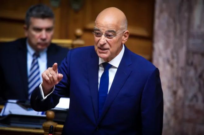 Ψήφισε και ο Δένδιας την τροπολογία για τον Άγνωστο Στρατιώτη