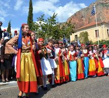 Εθνική επέτειος στο Λεωνίδιο γεμάτη με χρώμα, νιάτα και
παράδοση