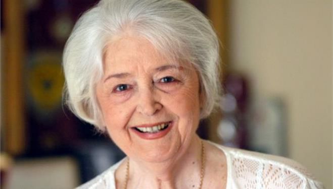 &Pi;έ&theta;&alpha;&nu;&epsilon; &eta; &eta;&theta;&omicron;&pi;&omicron;&iota;ό&sigmaf; Ά&nu;&nu;&alpha; &Sigma;&upsilon;&nu;&omicron;&delta;&iota;&nu;&omicron;ύ