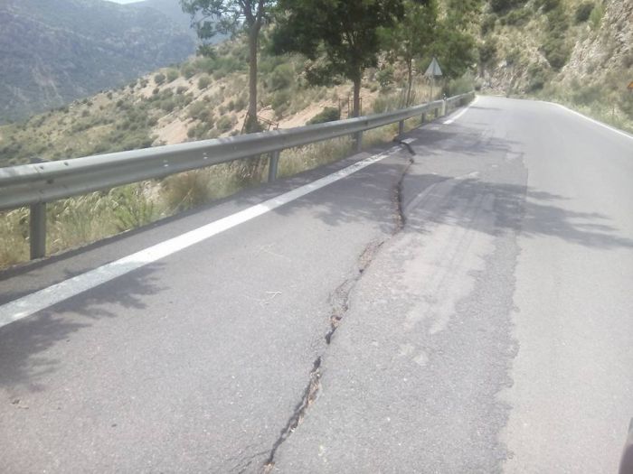 &Kappa;&alpha;&theta;ί&zeta;&eta;&sigma;&eta; &sigma;&tau;&omicron; &delta;&rho;ό&mu;&omicron; &laquo;&Delta;&eta;&mu;&eta;&tau;&sigma;ά&nu;&alpha; &ndash; &Sigma;&tau;&epsilon;&mu;&nu;ί&tau;&sigma;&alpha;&raquo; (&epsilon;&iota;&kappa;ό&nu;&epsilon;&sigmaf;)