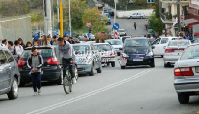 Με 500 κενά... «χτυπά το κουδούνι» της νέας σχολικής χρονιάς στην Πελοπόννησο! (vd)