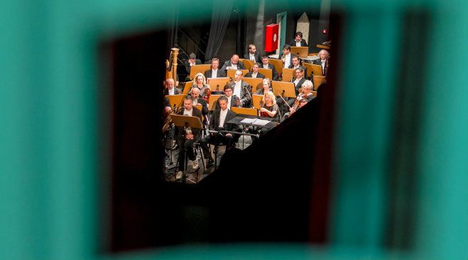 &Mu;&alpha;&gamma;&iota;&kappa;ά &Chi;&rho;&iota;&sigma;&tau;&omicron;ύ&gamma;&epsilon;&nu;&nu;&alpha; &sigma;&tau;&eta;&nu; &Tau;&rho;ί&pi;&omicron;&lambda;&eta; &mu;&epsilon; &nu;ό&tau;&epsilon;&sigmaf; &kappa;&alpha;&iota; &pi;&alpha;&rho;&alpha;&mu;ύ&theta;&iota;&alpha; (&epsilon;&iota;&kappa;ό&nu;&epsilon;&sigmaf;)