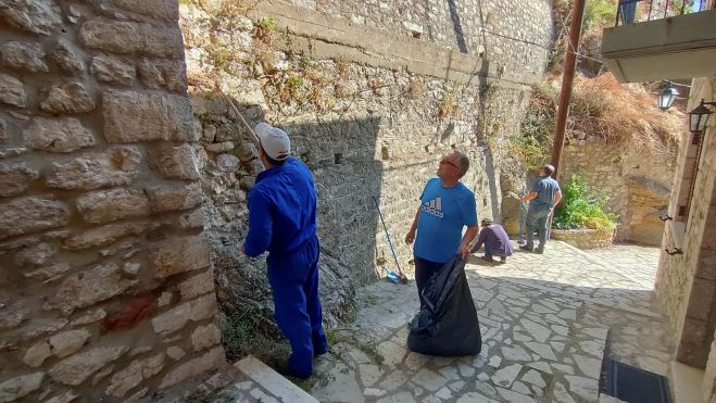 &Epsilon;&theta;&epsilon;&lambda;&omicron;&nu;&tau;&iota;&kappa;ό&sigmaf; &kappa;&alpha;&theta;&alpha;&rho;&iota;&sigma;&mu;ό&sigmaf; &sigma;&tau;&alpha; &sigma;&omicron;&kappa;ά&kappa;&iota;&alpha; &tau;&eta;&sigmaf; &Kappa;&alpha;&rho;ύ&tau;&alpha;&iota;&nu;&alpha;&sigmaf; (&epsilon;&iota;&kappa;ό&nu;&epsilon;&sigmaf;)