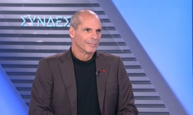 Βαρουφάκης: "Ο Τσίπρας προσχώρησε στο μπλοκ των Τροϊκανών κάνοντας το «όχι» «ναι»"