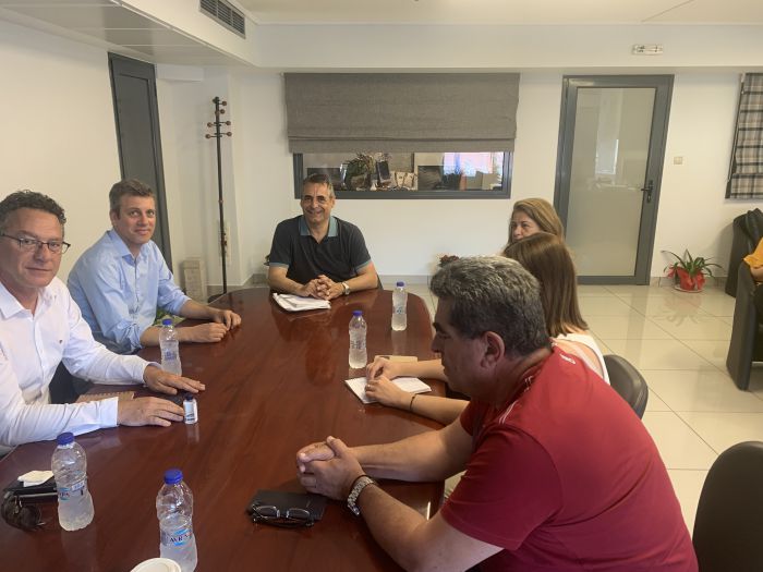 Τον ευρωβουλευτή του ΣΥΡΙΖΑ Κώστα Αρβανίτη υποδέχθηκε ο Κώστας Τζιούμης στο Δημαρχείο της πόλης