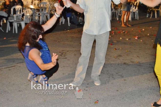 &Gamma;&iota;&omicron;&rho;&tau;ή &tau;&omicron;&upsilon; &Alpha;&gamma;ί&omicron;&upsilon; &Alpha;&nu;&delta;&rho;&iota;&alpha;&nu;&omicron;ύ &mu;&epsilon; &zeta;&omega;&nu;&tau;&alpha;&nu;ή &mu;&omicron;&upsilon;&sigma;&iota;&kappa;ή &sigma;&tau;&eta; &Phi;&tau;έ&rho;&eta; &Mu;&eta;&lambda;&iota;ά&sigmaf;