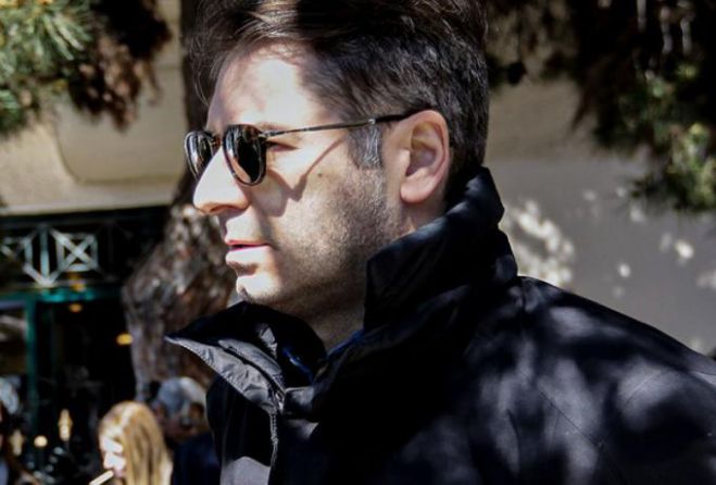 &Alpha;&nu;ά&rho;&tau;&eta;&sigma;&eta; - &phi;&omega;&tau;&iota;ά &alpha;&pi;ό &Mu;&pi;&omicron;&upsilon;&rho;&delta;&omicron;ύ&mu;&eta;: &laquo;&Omicron; ... &Lambda;&iota;&gamma;&delta;&iota;ά&rho;&eta;&sigmaf; &epsilon;ί&nu;&alpha;&iota; έ&nu;&alpha;&sigmaf; &pi;&alpha;&iota;&delta;&epsilon;&rho;&alpha;&sigma;&tau;ή&sigmaf; &kappa;&alpha;&iota; &tau;ί&pi;&omicron;&tau;&alpha; &pi;&alpha;&rho;&alpha;&pi;ά&nu;&omega;&raquo;