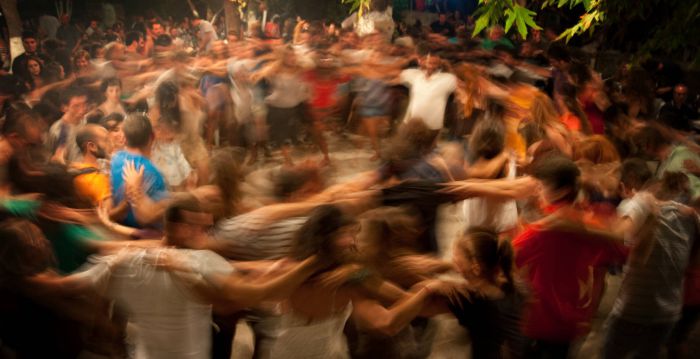 Ό&tau;&alpha;&nu; &tau;&alpha; &pi;&alpha;&nu;&eta;&gamma;ύ&rho;&iota;&alpha; &kappa;&rho;&alpha;&tau;&omicron;ύ&sigma;&alpha;&nu; 3 &mu;έ&rho;&epsilon;&sigmaf;... &Delta;&epsilon;ί&tau;&epsilon; &tau;&eta; &sigma;&upsilon;&lambda;&lambda;&epsilon;&kappa;&tau;&iota;&kappa;ή &alpha;&phi;ί&sigma;&alpha;!