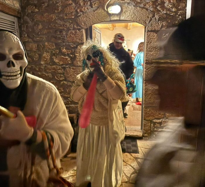 &Alpha;&nu;&alpha;&beta;ί&omega;&sigma;&eta; &tau;&omicron;&upsilon; &epsilon;&theta;ί&mu;&omicron;&upsilon; &laquo;&Mu;&pi;&omicron;ύ&lambda;&epsilon;&sigmaf;&raquo; &sigma;&tau;&eta;&nu; &Pi;&omicron;&upsilon;&rho;&nu;&alpha;&rho;&iota;ά &Gamma;&omicron;&rho;&tau;&upsilon;&nu;ί&alpha;&sigmaf; (&epsilon;&iota;&kappa;ό&nu;&epsilon;&sigmaf;)