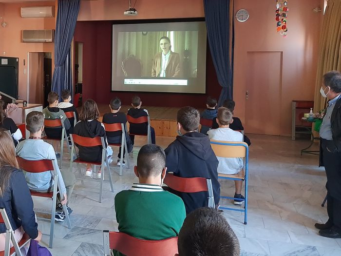 E&upsilon;&chi;&alpha;&rho;&iota;&sigma;&tau;ί&epsilon;&sigmaf; &alpha;&pi;ό &tau;&eta; &Nu;&alpha;ύ&pi;&alpha;&kappa;&tau;&omicron; &pi;&rho;&omicron;&sigmaf; &tau;&eta;&nu; &Pi;&epsilon;&rho;&iota;&phi;έ&rho;&epsilon;&iota;&alpha; &Pi;&epsilon;&lambda;&omicron;&pi;&omicron;&nu;&nu;ή&sigma;&omicron;&upsilon;