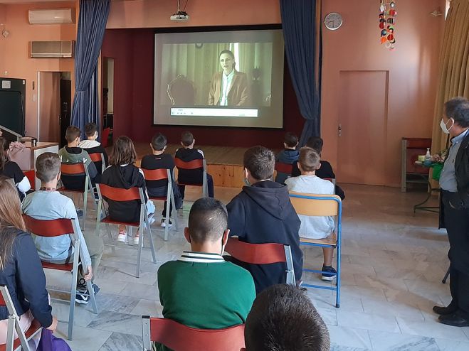 E&upsilon;&chi;&alpha;&rho;&iota;&sigma;&tau;ί&epsilon;&sigmaf; &alpha;&pi;ό &tau;&eta; &Nu;&alpha;ύ&pi;&alpha;&kappa;&tau;&omicron; &pi;&rho;&omicron;&sigmaf; &tau;&eta;&nu; &Pi;&epsilon;&rho;&iota;&phi;έ&rho;&epsilon;&iota;&alpha; &Pi;&epsilon;&lambda;&omicron;&pi;&omicron;&nu;&nu;ή&sigma;&omicron;&upsilon;