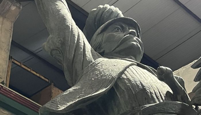 &Omicron; &Kappa;&omicron;&lambda;&omicron;&kappa;&omicron;&tau;&rho;ώ&nu;&eta;&sigmaf; &delta;&epsilon;&nu; &pi;&rho;&omicron;&sigma;&phi;έ&rho;&epsilon;&tau;&alpha;&iota; &gamma;&iota;&alpha; &tau;&omicron;&pi;&iota;&kappa;&omicron;ύ&sigmaf; &epsilon;&mu;&phi;&upsilon;&lambda;ί&omicron;&upsilon;&sigmaf;