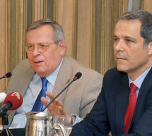 &Tau;&rho;ί&alpha; &omicron;&nu;ό&mu;&alpha;&tau;&alpha; &sigma;&tau;&eta;&nu; &epsilon;&kappa;&lambda;&omicron;&gamma;&iota;&kappa;ή &lambda;ί&sigma;&tau;&alpha; &tau;&eta;&sigmaf; &Alpha;&rho;&kappa;&alpha;&delta;ί&alpha;&sigmaf; &gamma;&iota;&alpha; &tau;&omicron; &kappa;ό&mu;&mu;&alpha; &laquo;&Tau;&zeta;ή&mu;&epsilon;&rho;&omicron;&upsilon; &ndash; &Mu;ά&nu;&omicron;&upsilon;&raquo;