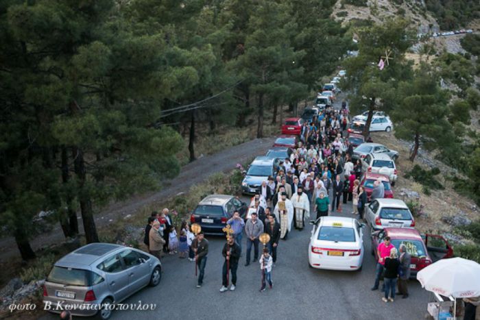 Τρίπολη | Γιορτάζει το εξωκλήσι στο βράχο της Ανάληψης