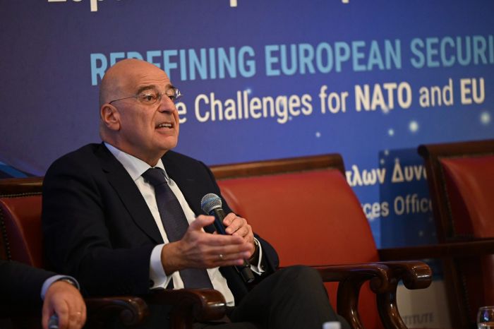 Ανατριχιαστική δήλωση Δένδια: “Η Ευρώπη δεν αντέχει να δει φέρετρα με σημαία”!