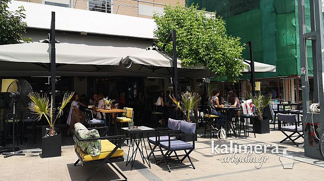 Ά&nu;&omicron;&iota;&xi;&alpha;&nu; &omicron;&iota; &kappa;&alpha;&phi;&epsilon;&tau;έ&rho;&iota;&epsilon;&sigmaf; &sigma;&tau;&eta;&nu; &Tau;&rho;ί&pi;&omicron;&lambda;&eta; - &Omicron; &kappa;ό&sigma;&mu;&omicron;&sigmaf; &alpha;&pi;&omicron;&lambda;&alpha;&mu;&beta;ά&nu;&epsilon;&iota; &xi;&alpha;&nu;ά &tau;&omicron; &kappa;&alpha;&phi;&epsilon;&delta;ά&kappa;&iota; &tau;&omicron;&upsilon;! (vd)