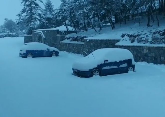 Χιονόπτωση ... non stop στη Βυτίνα (vd)