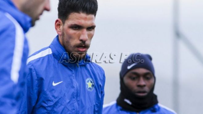 &Delta;&epsilon;&nu; &pi;&alpha;ί&zeta;&epsilon;&iota; &mu;&epsilon; &Pi;&Alpha;&Sigma; &omicron; &Tau;&rho;&iota;&alpha;&nu;&tau;&alpha;&phi;&upsilon;&lambda;&lambda;ό&pi;&omicron;&upsilon;&lambda;&omicron;&sigmaf; &tau;&omicron;&upsilon; &Alpha;&sigma;&tau;έ&rho;&alpha;