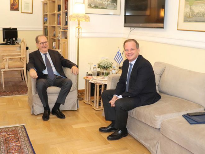 &Eta; &pi;&alpha;&rho;ά&kappa;&alpha;&mu;&psi;&eta; &Lambda;&alpha;&gamma;&kappa;&alpha;&delta;ί&omega;&nu; &sigma;&tau;&omicron; &epsilon;&pi;ί&kappa;&epsilon;&nu;&tau;&rho;&omicron; &sigma;&upsilon;&nu;ά&nu;&tau;&eta;&sigma;&eta;&sigmaf; &Kappa;&alpha;&rho;&alpha;&mu;&alpha;&nu;&lambda;ή - &Nu;ί&kappa;&alpha;