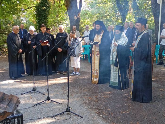 &Tau;&epsilon;&gamma;&epsilon;&alpha;&tau;&iota;&kappa;ό&sigmaf; &Sigma;ύ&nu;&delta;&epsilon;&sigma;&mu;&omicron;&sigmaf; | &Tau;&rho;&iota;&sigma;ά&gamma;&iota;&omicron;, &omicron;&mu;&iota;&lambda;ί&alpha;, &kappa;&alpha;&tau;ά&theta;&epsilon;&sigma;&eta; &sigma;&tau;&epsilon;&phi;ά&nu;&omega;&nu; &kappa;&alpha;&iota; &alpha;&nu;ά&kappa;&rho;&omicron;&upsilon;&sigma;&eta; &Epsilon;&theta;&nu;&iota;&kappa;&omicron;ύ Ύ&mu;&nu;&omicron;&upsilon; &sigma;&tau;&omicron; &Mu;&nu;&eta;&mu;&epsilon;ί&omicron; &tau;&omicron;&upsilon; Ά&gamma;&nu;&omega;&sigma;&tau;&omicron;&upsilon; &Sigma;&tau;&rho;&alpha;&tau;&iota;ώ&tau;&eta; (&epsilon;&iota;&kappa;ό&nu;&epsilon;&sigmaf;)