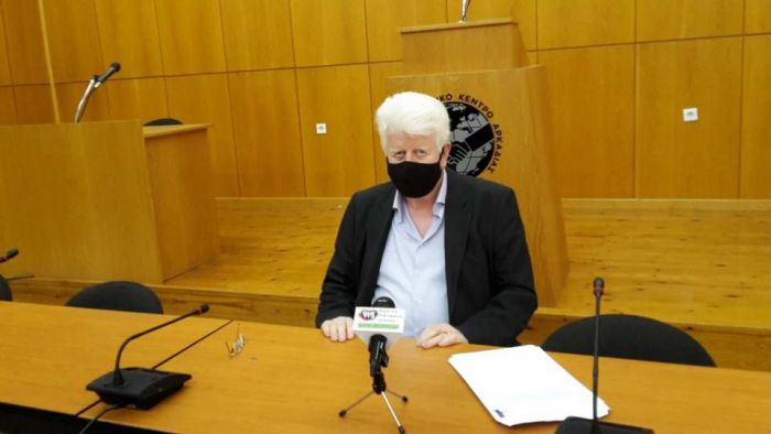 &Gamma;ό&nu;&tau;&iota;&kappa;&alpha;&sigmaf;: &laquo;&Tau;&omicron; έ&lambda;&lambda;&epsilon;&iota;&mu;&mu;&alpha; 1,3 &epsilon;&kappa;&alpha;&tau;. &euro; &pi;&rho;έ&pi;&epsilon;&iota; &nu;&alpha; &epsilon;&pi;&iota;&sigma;&tau;&rho;&alpha;&phi;&epsilon;ί &alpha;&pi;ό &tau;&eta;&nu; &Pi;&epsilon;&lambda;&omicron;&pi;ό&nu;&nu;&eta;&sigma;&omicron;&sigmaf; &Alpha;&Epsilon; &sigma;&tau;&eta;&nu; &Pi;&epsilon;&rho;&iota;&phi;έ&rho;&epsilon;&iota;&alpha;&raquo; (vd)