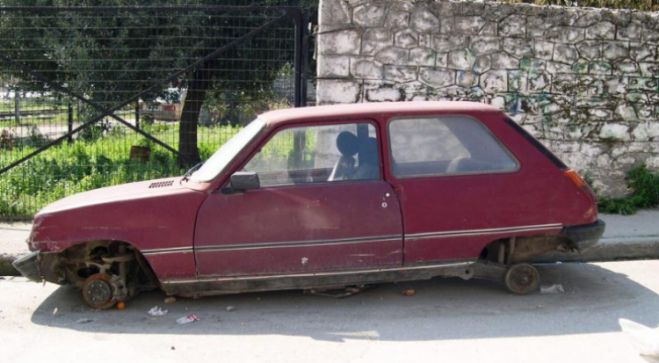 Τρίπολη | Εντόπισες εγκαταλελειμμένο αυτοκίνητο; Ειδοποίησε τη Δημοτική Κοινότητα