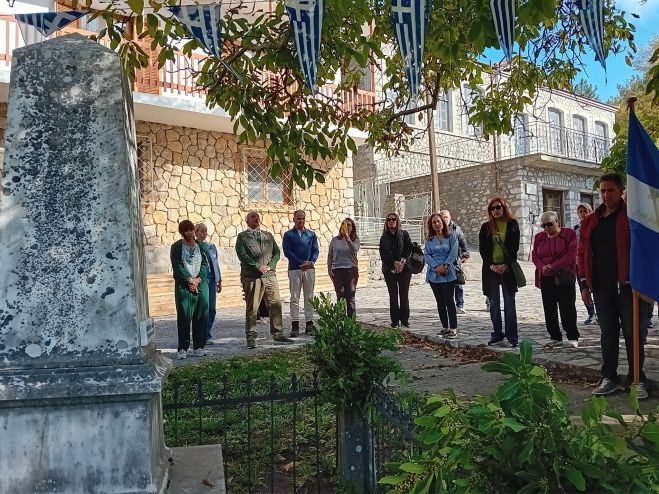 Ο Κώστας Καραμανλής κατάθεσε στεφάνι για την 28η Οκτωβρίου στη Ζάτουνα Γορτυνίας! (εικόνες)