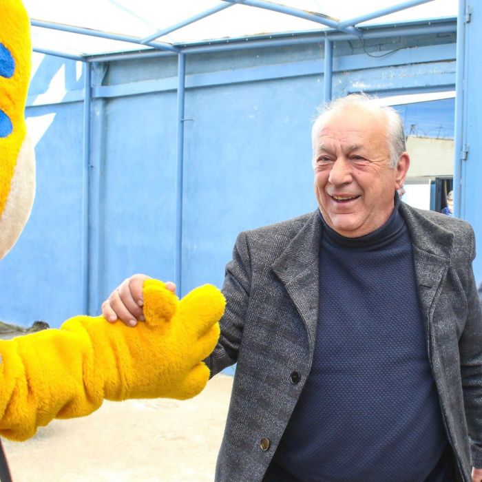 Tigers &gamma;&iota;&alpha; &Mu;&pi;ά&mu;&pi;&eta; &Sigma;&kappa;&omicron;&rho;&pi;ί&delta;&alpha;: "&Kappa;&alpha;&tau;ά&phi;&epsilon;&rho;&epsilon; &nu;&alpha; &kappa;&rho;&alpha;&tau;ή&sigma;&epsilon;&iota; &mu;&alpha;&zeta;ί &mu;&epsilon; &alpha;&kappa;ό&mu;&eta; &lambda;ί&gamma;&omicron;&upsilon;&sigmaf; &pi;&iota;&sigma;&tau;&omicron;ύ&sigmaf;, &tau;&eta;&nu; &iota;&delta;έ&alpha; &tau;&omicron;&upsilon; &Alpha;&Sigma;&Tau;&Epsilon;&Rho;&Alpha; &Mu;&Alpha;&Sigma; &zeta;&omega;&nu;&tau;&alpha;&nu;ή &sigma;&tau;&alpha; &pi;έ&tau;&rho;&iota;&nu;&alpha; &chi;&rho;ό&nu;&iota;&alpha;"