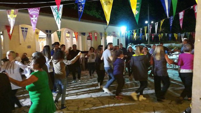 &Tau;&omicron; &pi;&alpha;&nu;&eta;&gamma;ύ&rho;&iota; &tau;&omicron;&upsilon; &Pi;&rho;&omicron;&phi;ή&tau;&eta; &Eta;&lambda;ί&alpha; &sigma;&tau;&alpha; &Mu;&alpha;&nu;&tau;&alpha;ίϊ&kappa;&alpha; &tau;&omicron;&upsilon; &Phi;&alpha;&lambda;ά&nu;&theta;&omicron;&upsilon;! (vd)