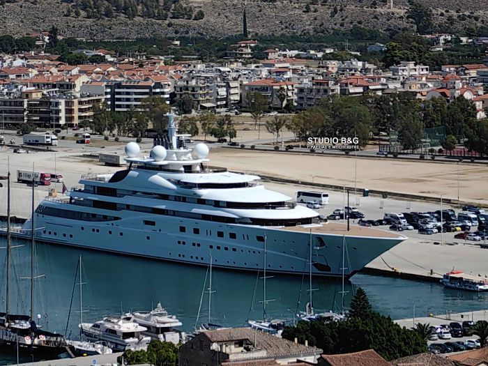 Ο Σεΐχης και ιδιοκτήτης της Μάντσεστερ Σίτι στο Ναύπλιο με υπερπολυτελή θαλαμηγό!
