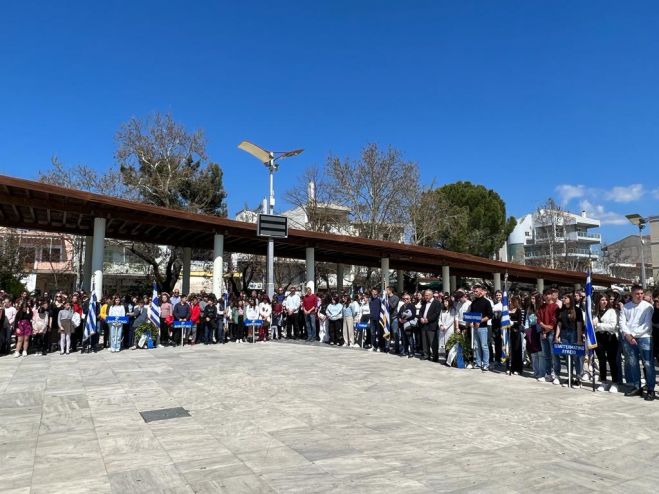 Μαθήτριες και μαθητές της Μεγαλόπολης τίμησαν την 25η Μαρτίου (εικόνες)