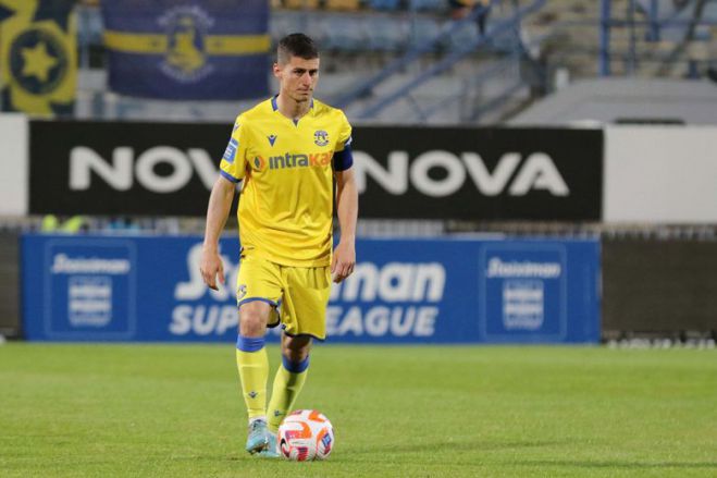 Έ&phi;&upsilon;&gamma;&epsilon; &omicron; &Tau;&alpha;&sigma;&omicron;&upsilon;&lambda;ή&sigmaf; &alpha;&pi;ό &tau;&omicron;&nu; &Alpha;&sigma;&tau;έ&rho;&alpha;