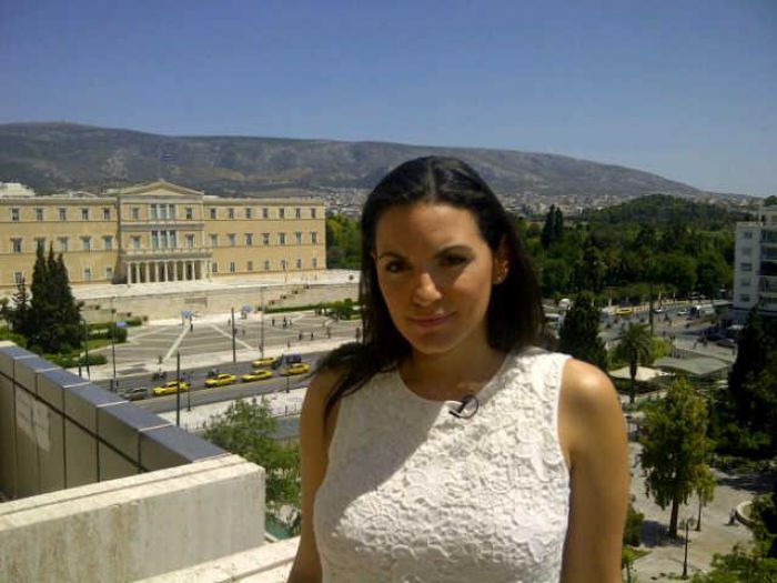 &Eta; &hellip; &epsilon;&nu;&tau;&upsilon;&pi;&omega;&sigma;&iota;&alpha;&kappa;ή Ό&lambda;&gamma;&alpha; &Kappa;&epsilon;&phi;&alpha;&lambda;&omicron;&gamma;&iota;ά&nu;&nu;&eta; έ&rho;&chi;&epsilon;&tau;&alpha;&iota; &sigma;&tau;&eta;&nu; &Tau;&rho;ί&pi;&omicron;&lambda;&eta;!