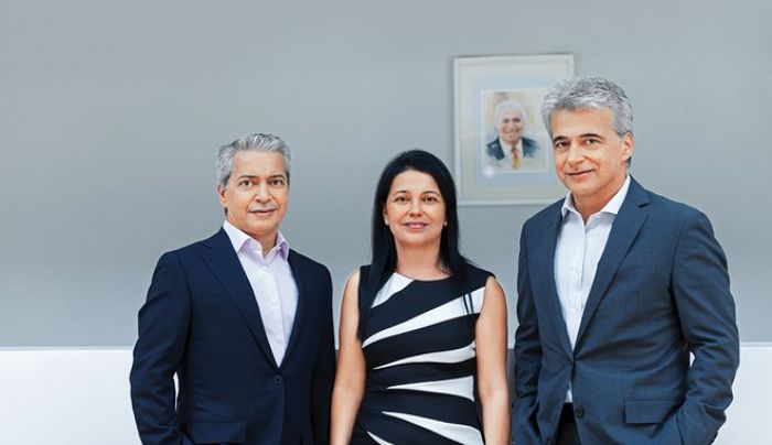 &Sigma;&kappa;&lambda;&alpha;&beta;&epsilon;&nu;ί&tau;&eta;&sigmaf;: &Alpha;&pi;ό &tau;&omicron; &xi;&upsilon;&lambda;ά&delta;&iota;&kappa;&omicron; &sigma;&tau;&eta; &Lambda;&epsilon;&upsilon;&kappa;ά&delta;&alpha; &sigma;&tau;&eta;&nu; &alpha;&upsilon;&tau;&omicron;&kappa;&rho;&alpha;&tau;&omicron;&rho;ί&alpha; &tau;&omega;&nu; 23.000 &epsilon;&rho;&gamma;&alpha;&zeta;&omicron;&mu;έ&nu;&omega;&nu;