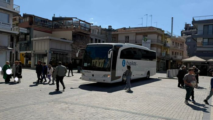 &Lambda;&epsilon;&omega;&phi;&omicron;&rho;&epsilon;ί&omicron; &mu;&pi;ή&kappa;&epsilon; &kappa;&alpha;&tau;ά &lambda;ά&theta;&omicron;&sigmaf; &sigma;&tau;&eta;&nu; &pi;&lambda;&alpha;&tau;&epsilon;ί&alpha; &Pi;&epsilon;&tau;&rho;&iota;&nu;&omicron;ύ &ndash; &Alpha;&sigma;&tau;&upsilon;&nu;&omicron;&mu;&iota;&kappa;&omicron;ί &tau;&omicron; &alpha;&pi;&omicron;&mu;ά&kappa;&rho;&upsilon;&nu;&alpha;&nu; &mu;&epsilon; &alpha;&sigma;&phi;ά&lambda;&epsilon;&iota;&alpha;