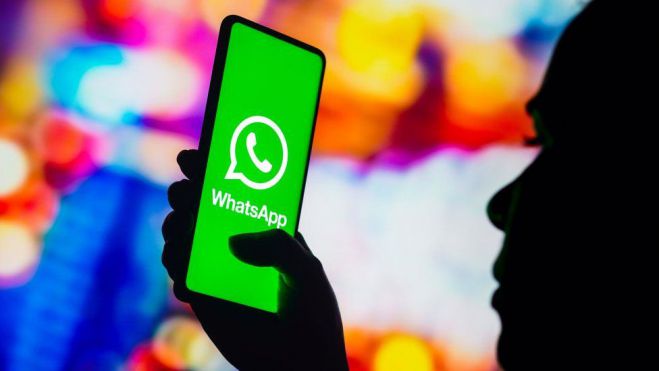 WhatsApp | &Sigma;&tau;&alpha;&mu;&alpha;&tau;ά &eta; &lambda;&epsilon;&iota;&tau;&omicron;&upsilon;&rho;&gamma;ί&alpha; &tau;&eta;&sigmaf; &epsilon;&phi;&alpha;&rho;&mu;&omicron;&gamma;ή&sigmaf; &sigma;&epsilon; 49 smartphones &alpha;&pi;ό 31 &Delta;&epsilon;&kappa;&epsilon;&mu;&beta;&rho;ί&omicron;&upsilon;