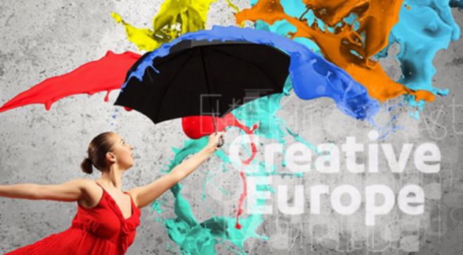 &Eta;&mu;&epsilon;&rho;ί&delta;&alpha; &gamma;&iota;&alpha; &tau;&eta; "&Delta;&eta;&mu;&iota;&omicron;&upsilon;&rho;&gamma;&iota;&kappa;ή &Epsilon;&upsilon;&rho;ώ&pi;&eta;" &tau;&eta;&nu; &Tau;&rho;ί&tau;&eta; &sigma;&tau;&eta;&nu; &Tau;&rho;ί&pi;&omicron;&lambda;&eta;