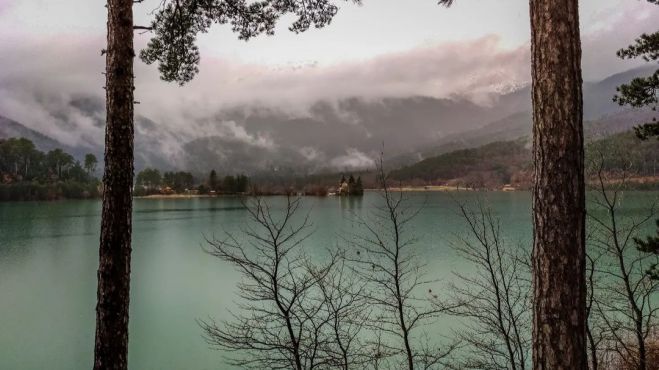 &Lambda;ί&mu;&nu;&eta; &Delta;ό&xi;&alpha; | &Eta; &Alpha;&lambda;&pi;&iota;&kappa;ή &lambda;ί&mu;&nu;&eta; &tau;&eta;&sigmaf; &Pi;&epsilon;&lambda;&omicron;&pi;&omicron;&nu;&nu;ή&sigma;&omicron;&upsilon; (vd)