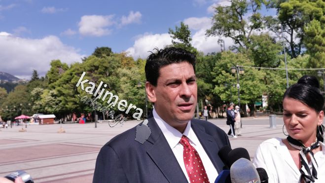 &Nu;ί&kappa;&omicron;&sigmaf; &Tau;&sigma;&iota;&alpha;&mu;&omicron;ύ&lambda;&omicron;&sigmaf;: "Ή&rho;&theta;&epsilon; &eta; ώ&rho;&alpha; &epsilon;&pi;&iota;&tau;έ&lambda;&omicron;&upsilon;&sigmaf;, &nu;&alpha; &sigma;&upsilon;&nu;&epsilon;&iota;&delta;&eta;&tau;&omicron;&pi;&omicron;&iota;ή&sigma;&omicron;&upsilon;&nu; &omicron;&iota; &Delta;&iota;&omicron;&iota;&kappa;&omicron;ύ&nu;&tau;&epsilon;&sigmaf;, &mu;&epsilon; &epsilon;&pi;&iota;&kappa;&epsilon;&phi;&alpha;&lambda;ή&sigmaf; &tau;&omicron;&nu; &Delta;ή&mu;&alpha;&rho;&chi;&omicron;, ό&tau;&iota; &delta;&epsilon;&nu; &tau;&alpha; &kappa;ά&nu;&omicron;&upsilon;&nu; ό&lambda;&alpha; &sigma;&omega;&sigma;&tau;ά"