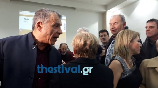 Θεσσαλονίκη | Επίθεση πολίτη σε Θεοδωράκη: &quot;Μας ξεπουλήσατε, δεν έχετε θέση εδώ!&quot;