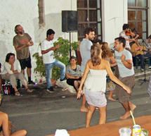 &Tau;&sigma;&iota;&gamma;&gamma;ά&nu;&iota;&kappa;&eta; &mu;&omicron;&upsilon;&sigma;&iota;&kappa;ή &kappa;&alpha;&iota; jazz &tau;&omicron; &Sigma;&alpha;&beta;&beta;&alpha;&tau;ό&beta;&rho;&alpha;&delta;&omicron; &sigma;&tau;&omicron; &Lambda;&epsilon;&omega;&nu;ί&delta;&iota;&omicron; (video)!