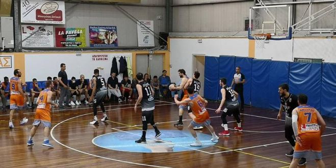 &Omicron;&rho;&iota;&sigma;&tau;&iota;&kappa;ά &sigma;&tau;&alpha; play out &omicron; &Alpha;&rho;&kappa;&alpha;&delta;&iota;&kappa;ό&sigmaf; - Έ&pi;&epsilon;&sigma;&epsilon; &omicron; &Delta;&omicron;ύ&kappa;&alpha;&sigmaf;