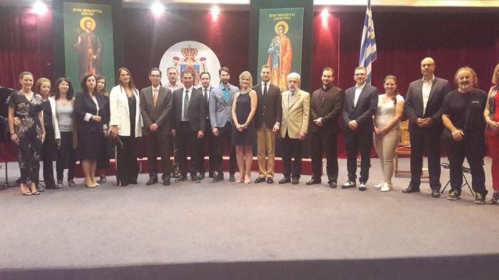 &Epsilon;ύ&eta; &Tau;&alpha;&tau;&omicron;ύ&lambda;&eta;: "&Tau;&omicron; &Pi;&alpha;&rho;ά&rho;&tau;&eta;&mu;&alpha; &Alpha;&rho;&kappa;&alpha;&delta;ί&alpha;&sigmaf; &tau;&omicron;&upsilon; &Epsilon;.&Iota;.&Pi;.&Delta;. &beta;ά&zeta;&epsilon;&iota; &tau;&eta;&nu; &Tau;&rho;ί&pi;&omicron;&lambda;&eta; &sigma;&tau;&omicron;&nu; &pi;&alpha;&gamma;&kappa;ό&sigma;&mu;&iota;&omicron; &chi;ά&rho;&tau;&eta; &tau;&omicron;&upsilon; &pi;&omicron;&lambda;&iota;&tau;&iota;&sigma;&mu;&omicron;ύ"